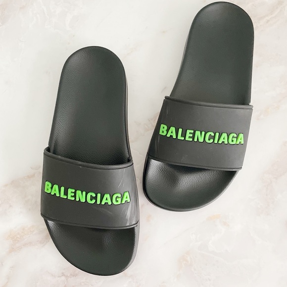 BALENCIAGA || Women’s Pool Slides In Black/Fluo Green - Picture 4 of 14